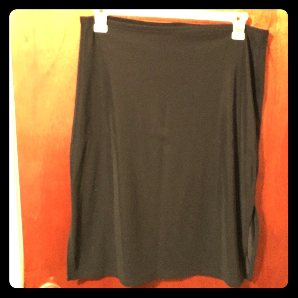 SOLD 1x Black Pencil Skirt